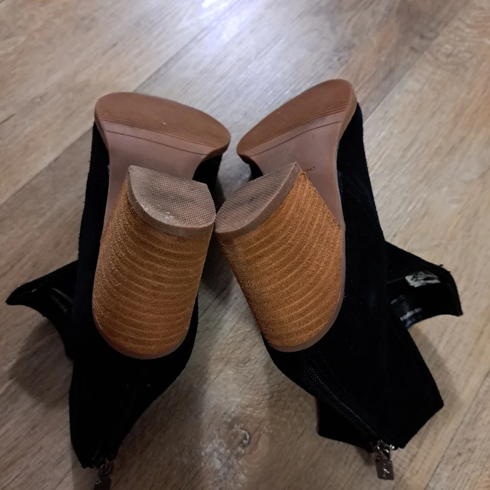 Aqua College Naomi Black Waterproof Suede Ankle Booties Women's Size 8.5